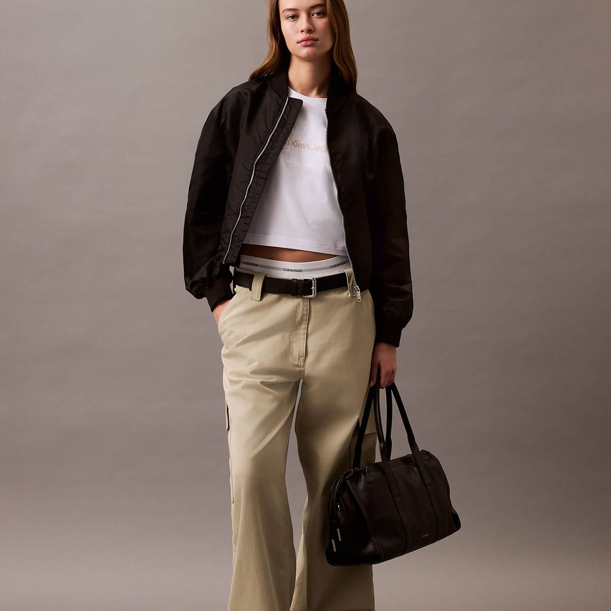 CALVIN KLEIN - Polera Cropped con Logo Brillante Blanco Calvin Klein