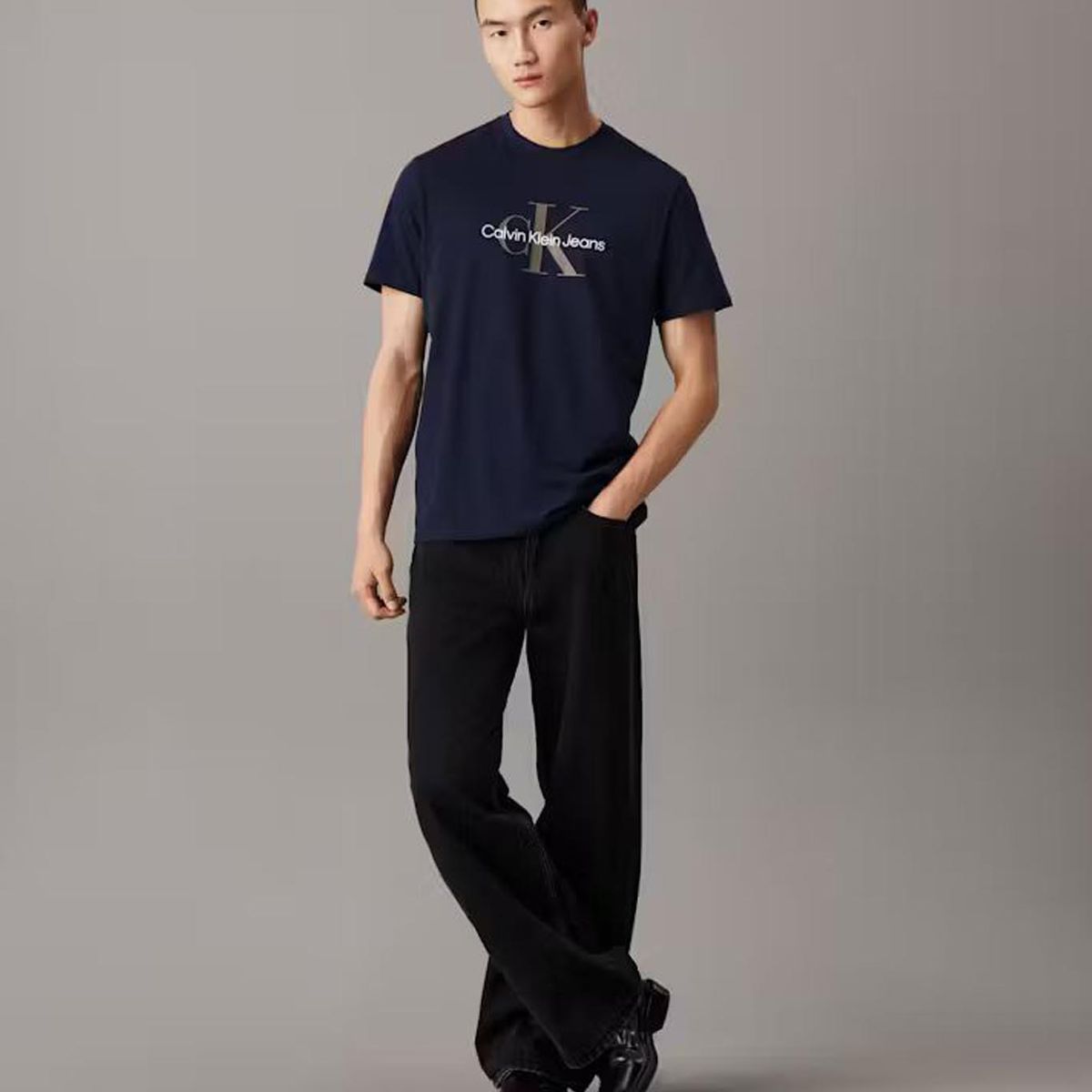 CALVIN KLEIN - Polera Monogram Azul Calvin Klein