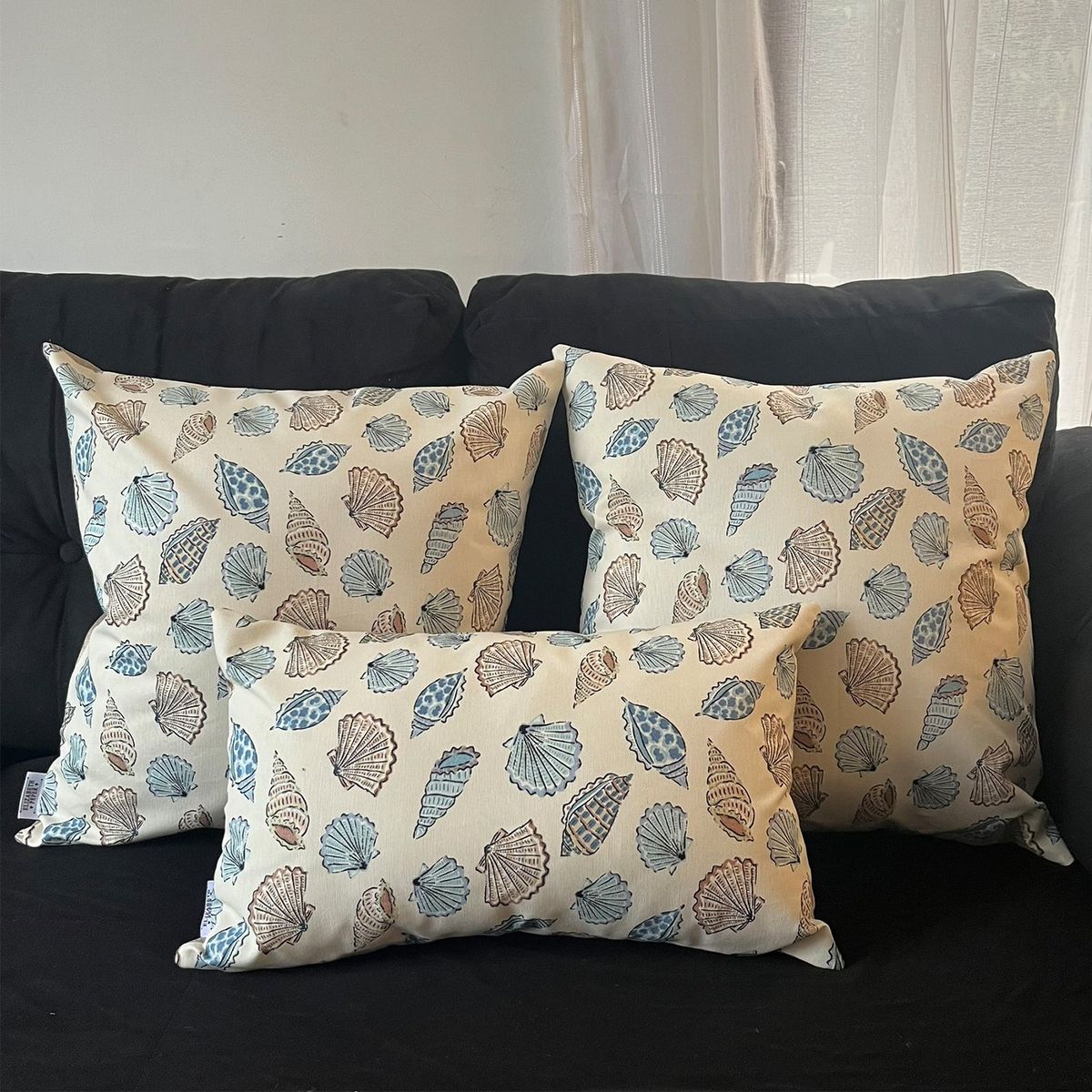 ELIZABETH PEPER - Funda Cojin Decorativo Diseño Caracoles Azul 50x30