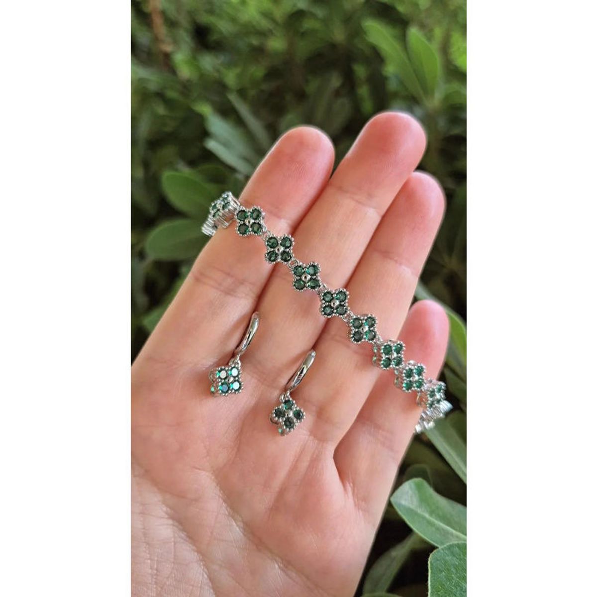 AMBAR JOYERIA - Aros Mini Clovers Mini Verde Plateado