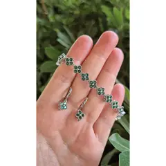 AMBAR JOYERIA - Aros Mini Clovers Mini Verde Plateado