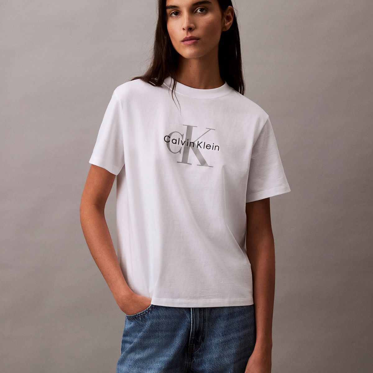 CALVIN KLEIN - Polera Clásica con Monograma Estampado Blanco Calvin Klein