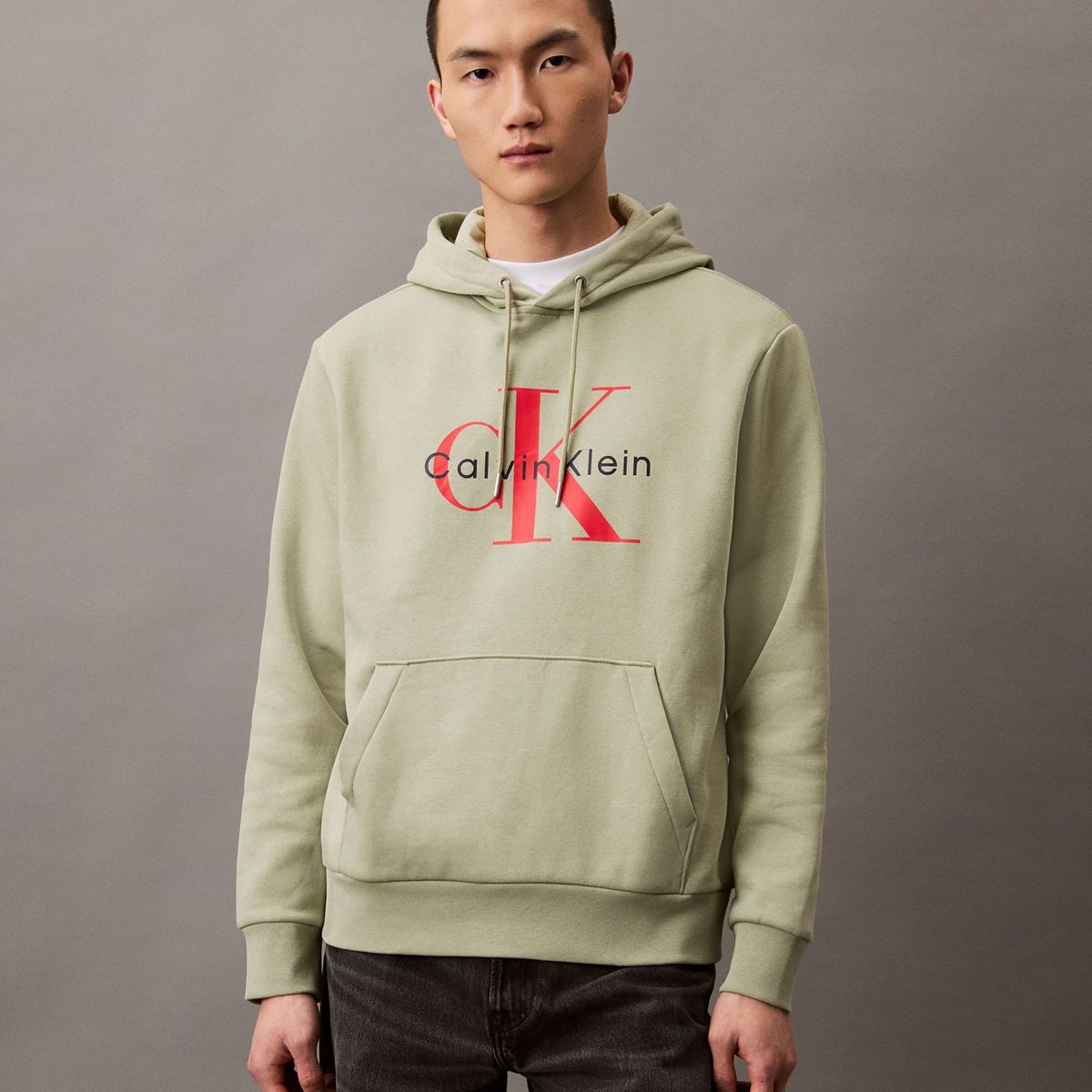 CALVIN KLEIN - Polerón con Gorro Monograma Verde Calvin Klein