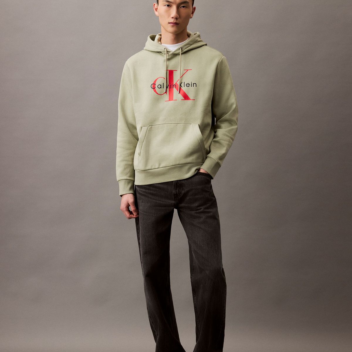 CALVIN KLEIN - Polerón con Gorro Monograma Verde Calvin Klein