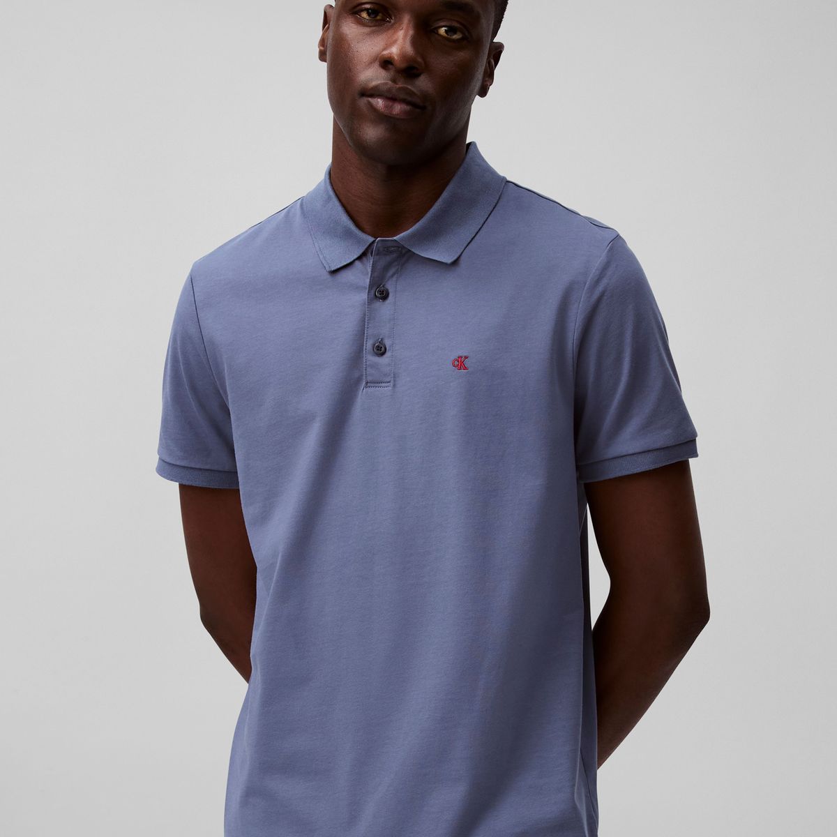 CALVIN KLEIN - Polo con Monograma Bordado Morado Calvin Klein