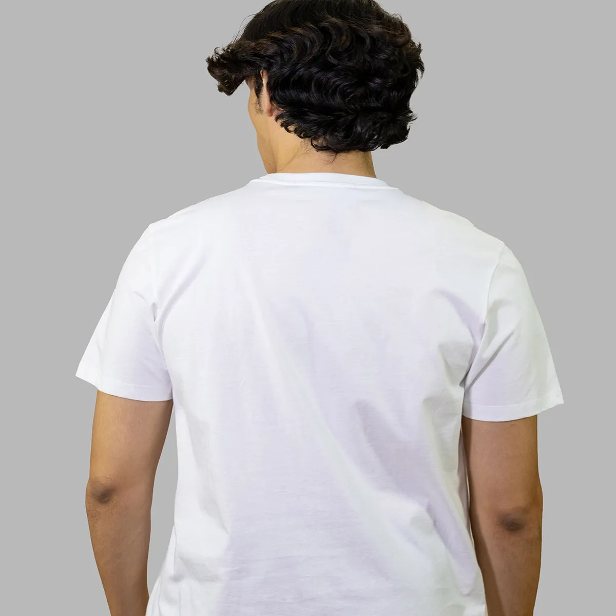 KARL LAGERFELD - Polera essential con firma bordada