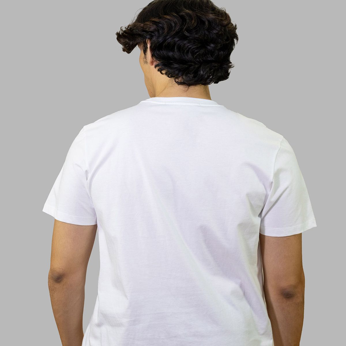 KARL LAGERFELD - Polera essential con firma bordada