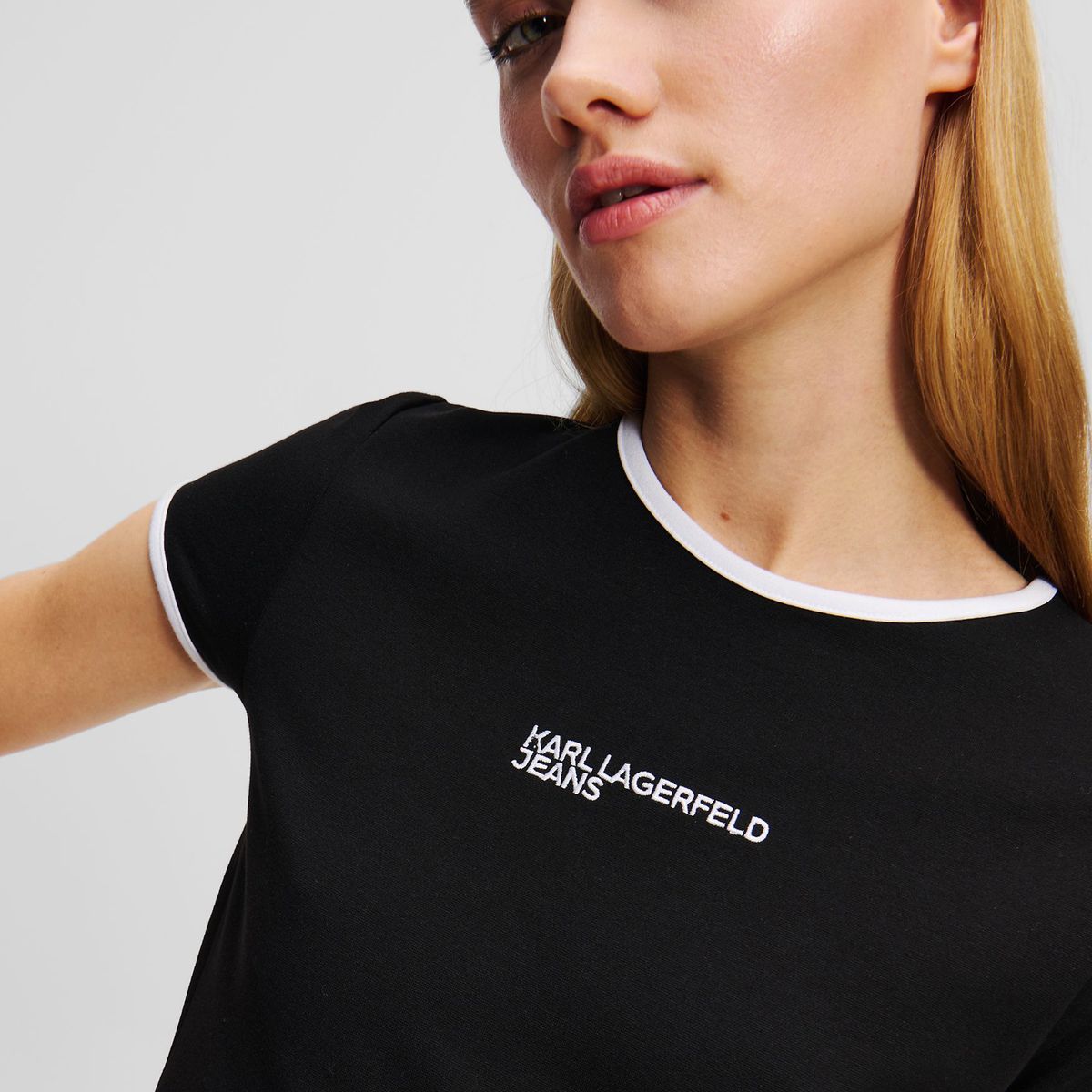 KARL LAGERFELD - Vestido tipo polera slim con logo