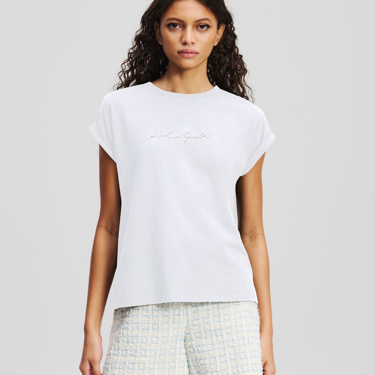 KARL LAGERFELD - Polera con pedrería KARL signature