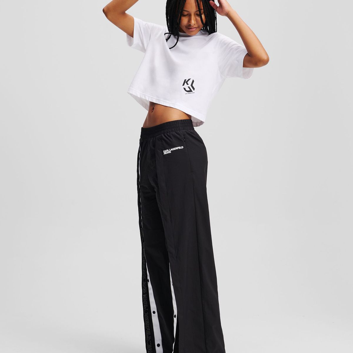 KARL LAGERFELD - Polera cropped con monograma