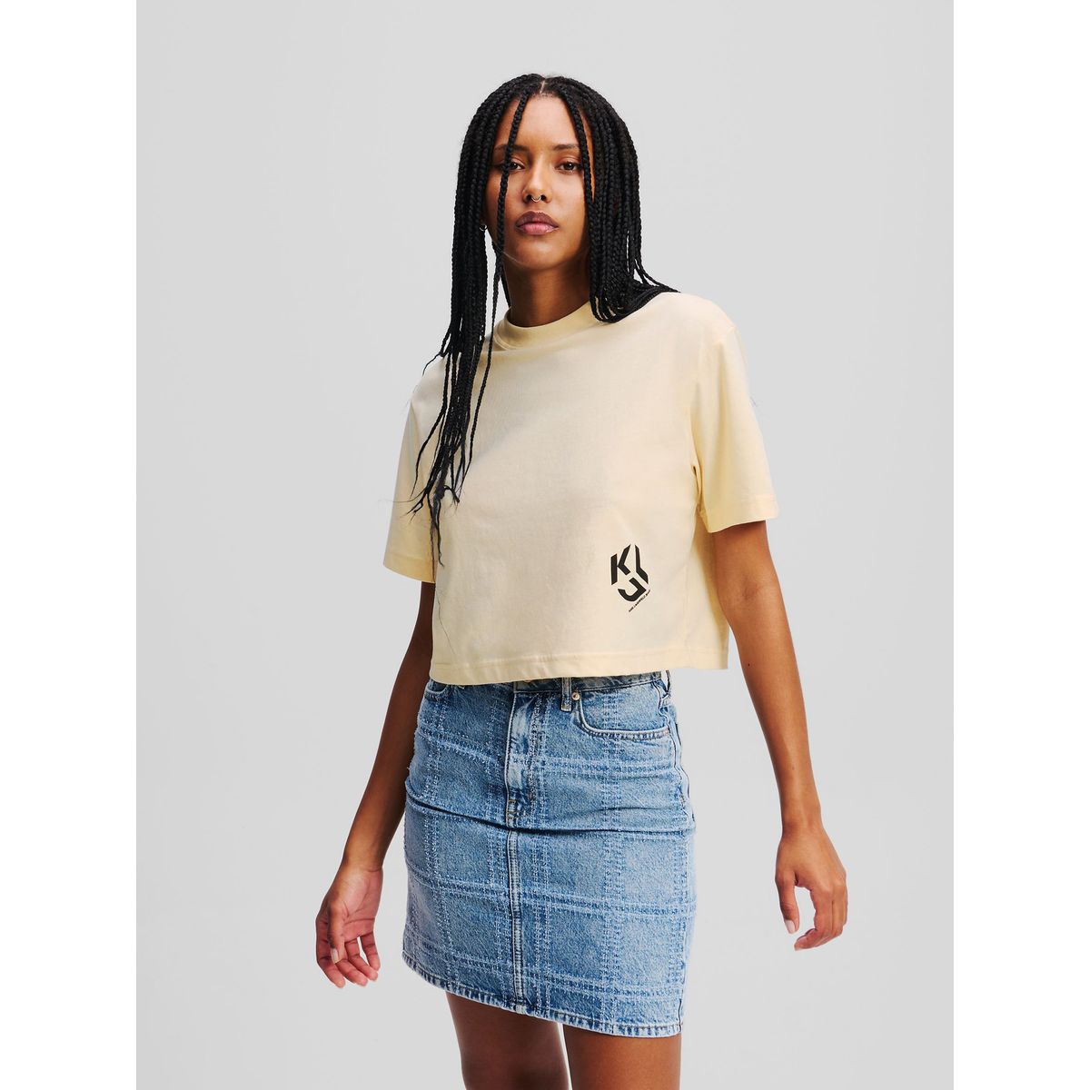 KARL LAGERFELD - Polera cropped con monograma