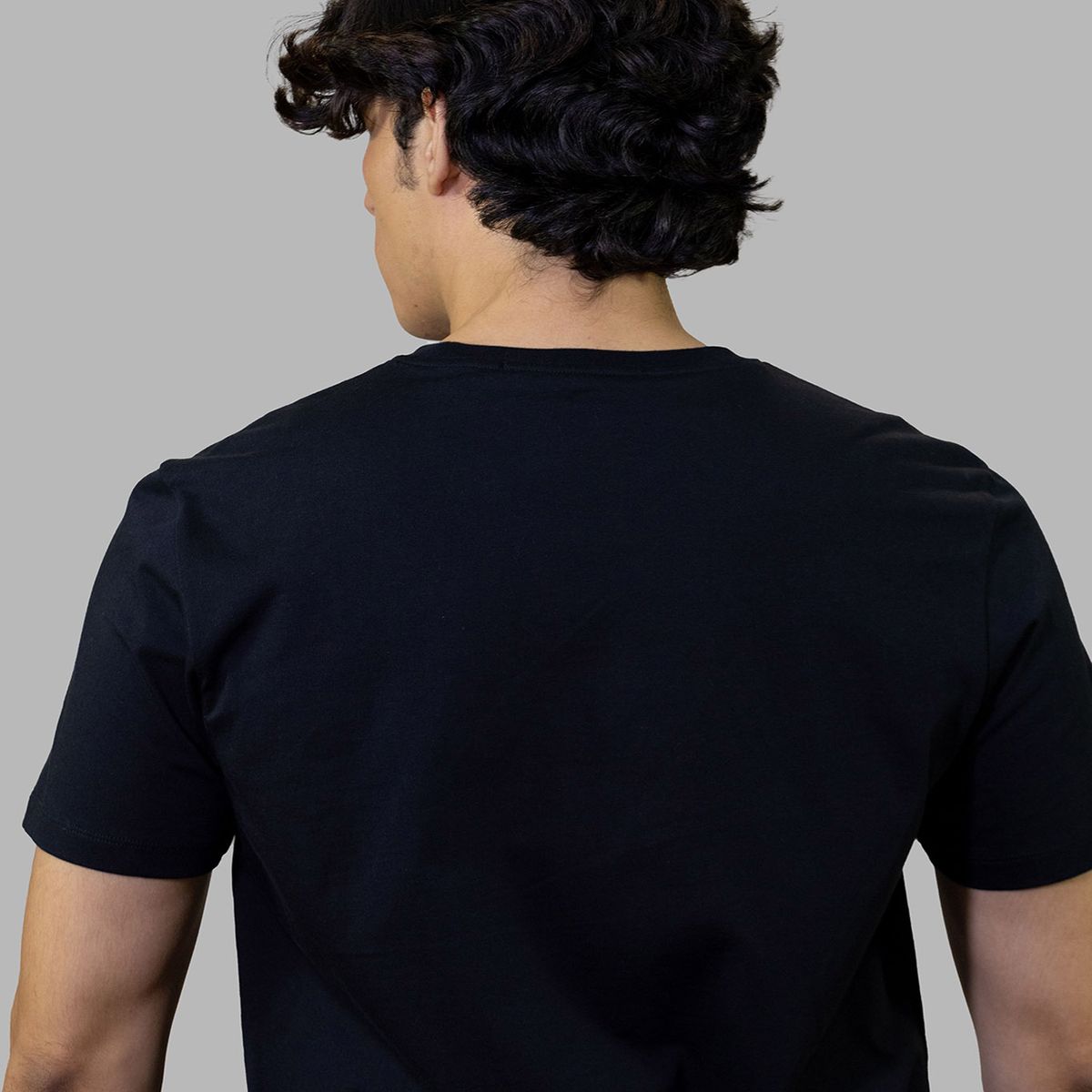 KARL LAGERFELD - Polera essential con firma bordada