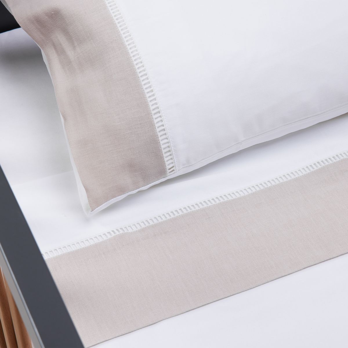 BABYROSEN - Set Sábanas Cuna Algodón Deshilado Beige