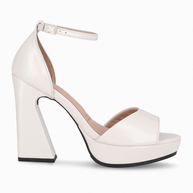 Sandalia Mujer Crema/Charol Cristine 319