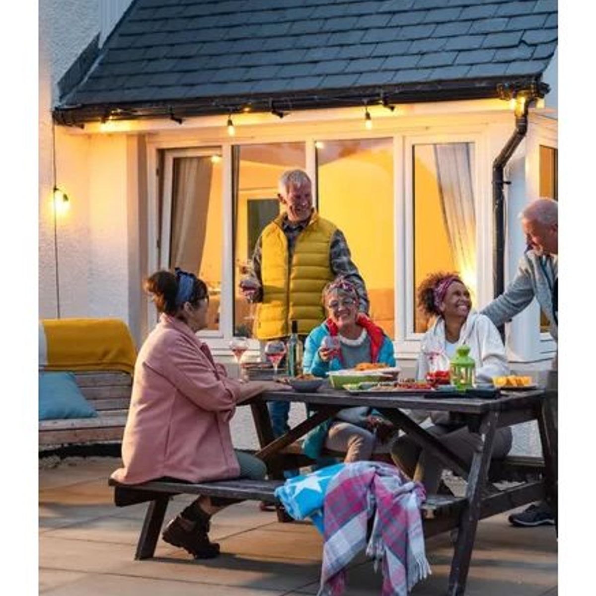 GENERICO - Guirnalda Luces Solar 10mt Exterior Enchufe + 10 Ampolletas