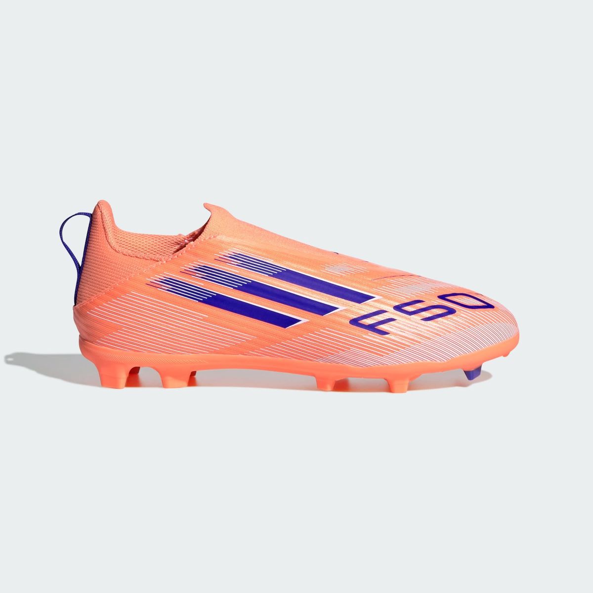 ADIDAS - Zapatos de fútbol sin cordones F50 League para terreno firme/multisuperficie para niños