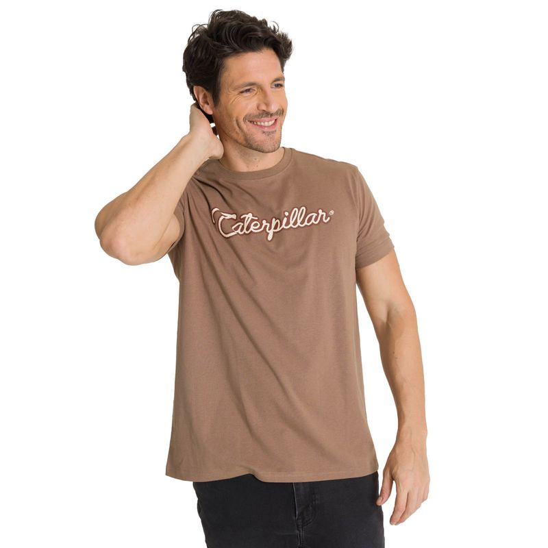 CAT - Polera Manga Corta Hombre Roam Free Café CAT