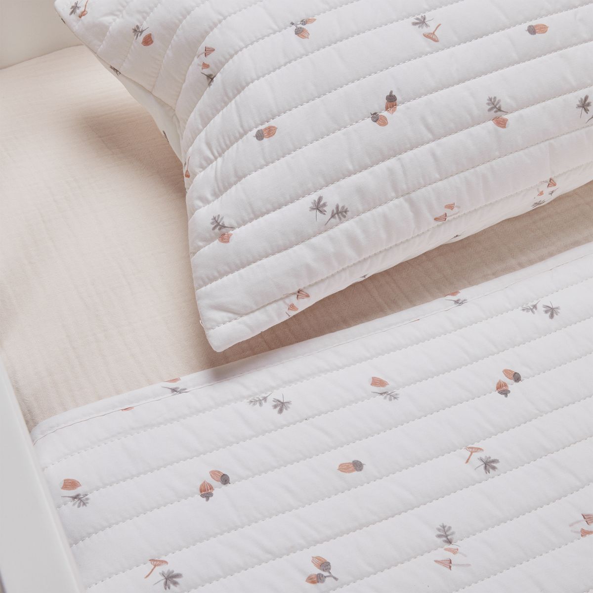 BABYROSEN - Cubrecama Cuna Reversible Bellotas