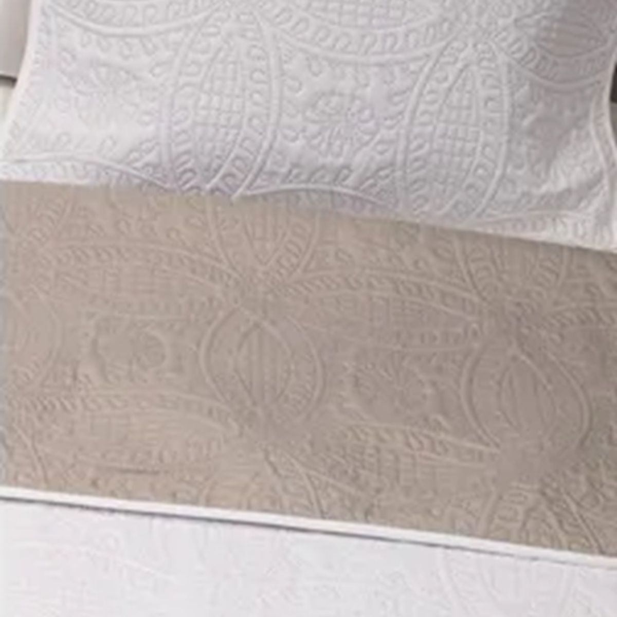 GENERICO - Cubrecama quilt reversible + fundas kingsuper king