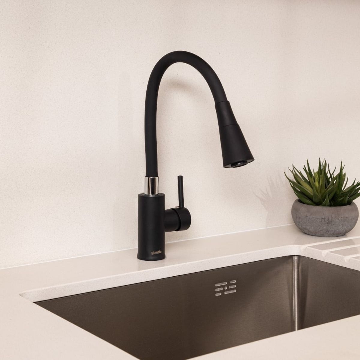 STRETTO - LLave Monomando Grifería Para Lavaplatos Monocontrol Veletri Flessi Stretto