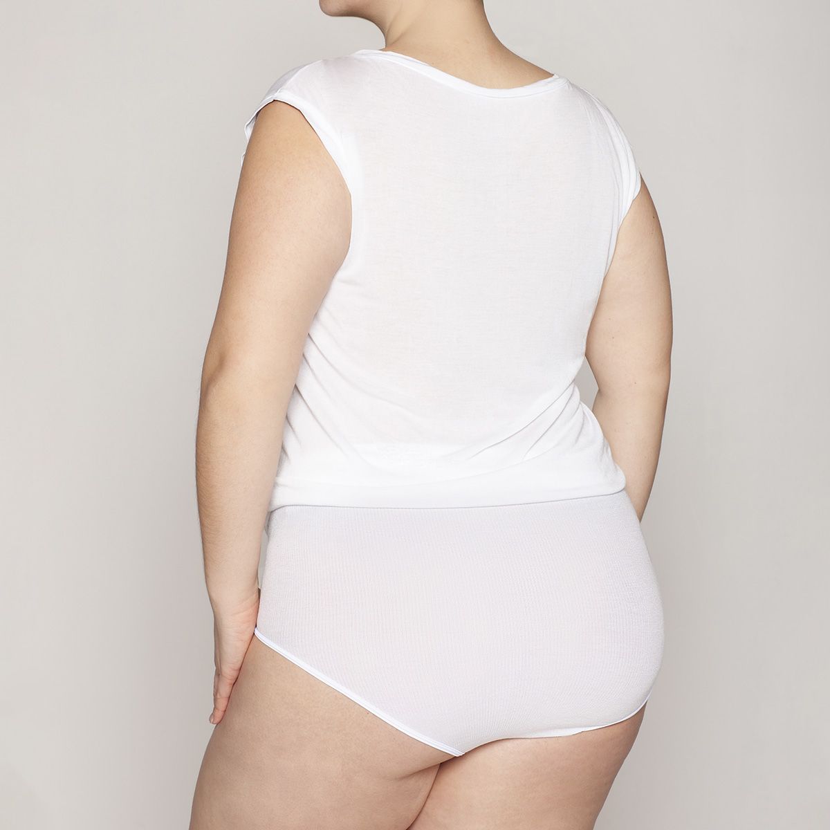 MONARCH - Polera Estilo Body Holgado Sin Manga Lasst