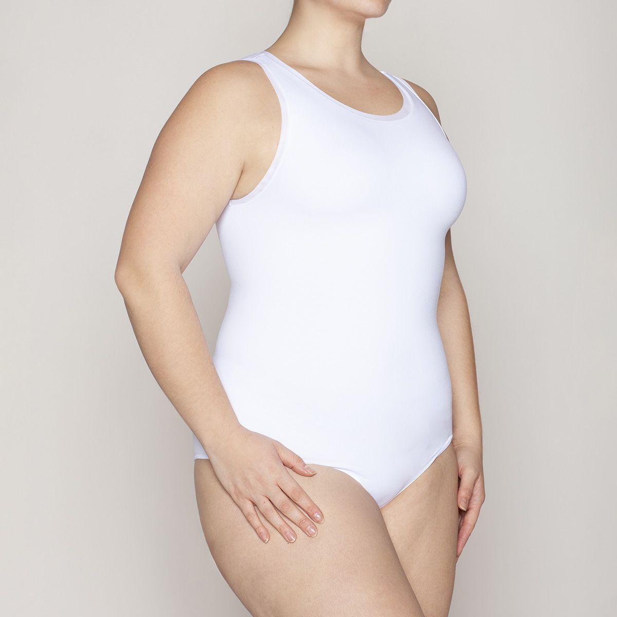 MONARCH - Polera Estilo Body Escote Polo Borde Malla Lasst