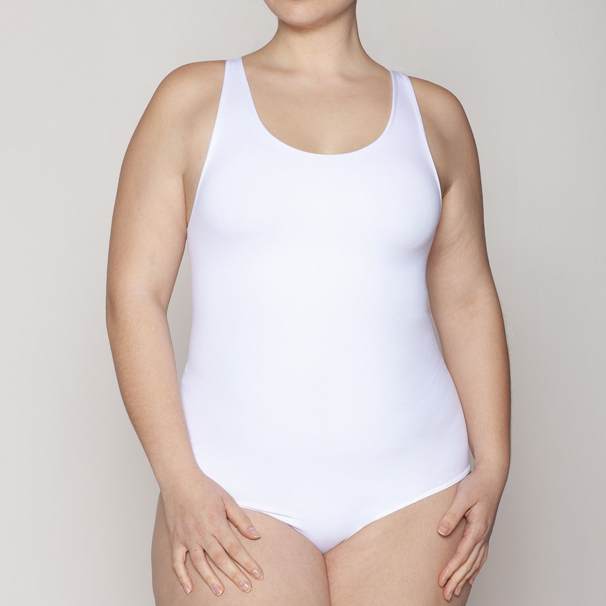 MONARCH - Polera Estilo Body Esencial Musculosa Monarch