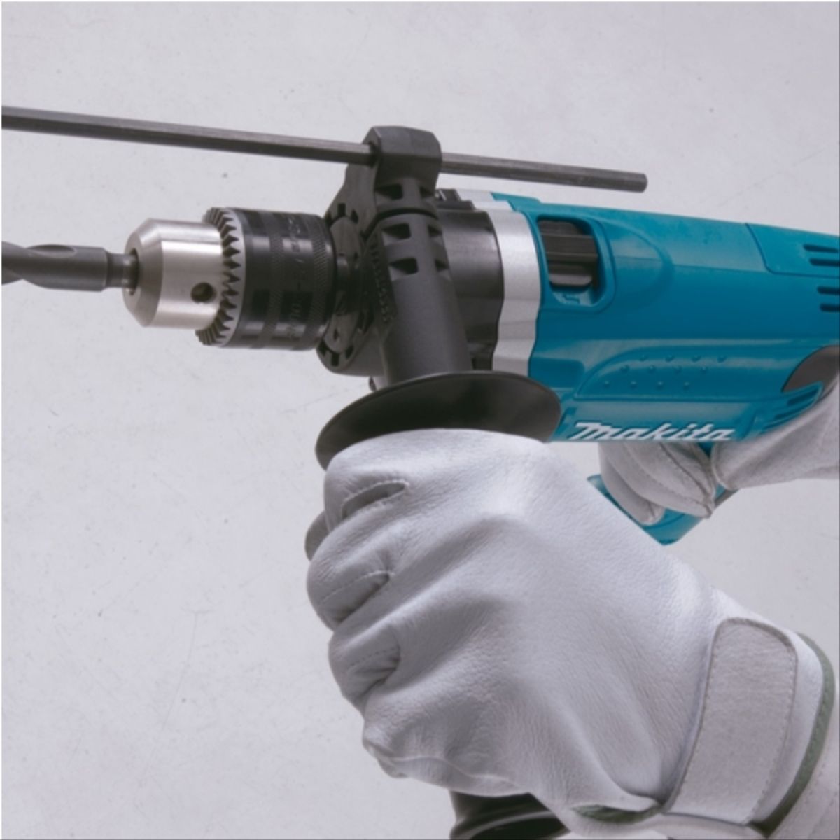 MAKITA - Taladro percutor 13 mm 710W HP1630