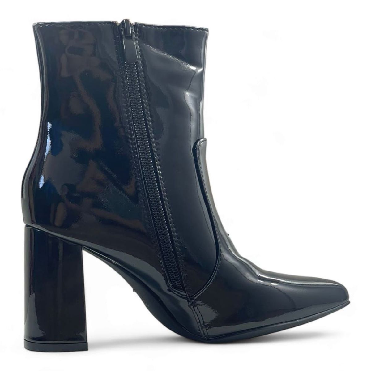 CARBIN - Botines Charol Con Taco 7 cms Punta Fina