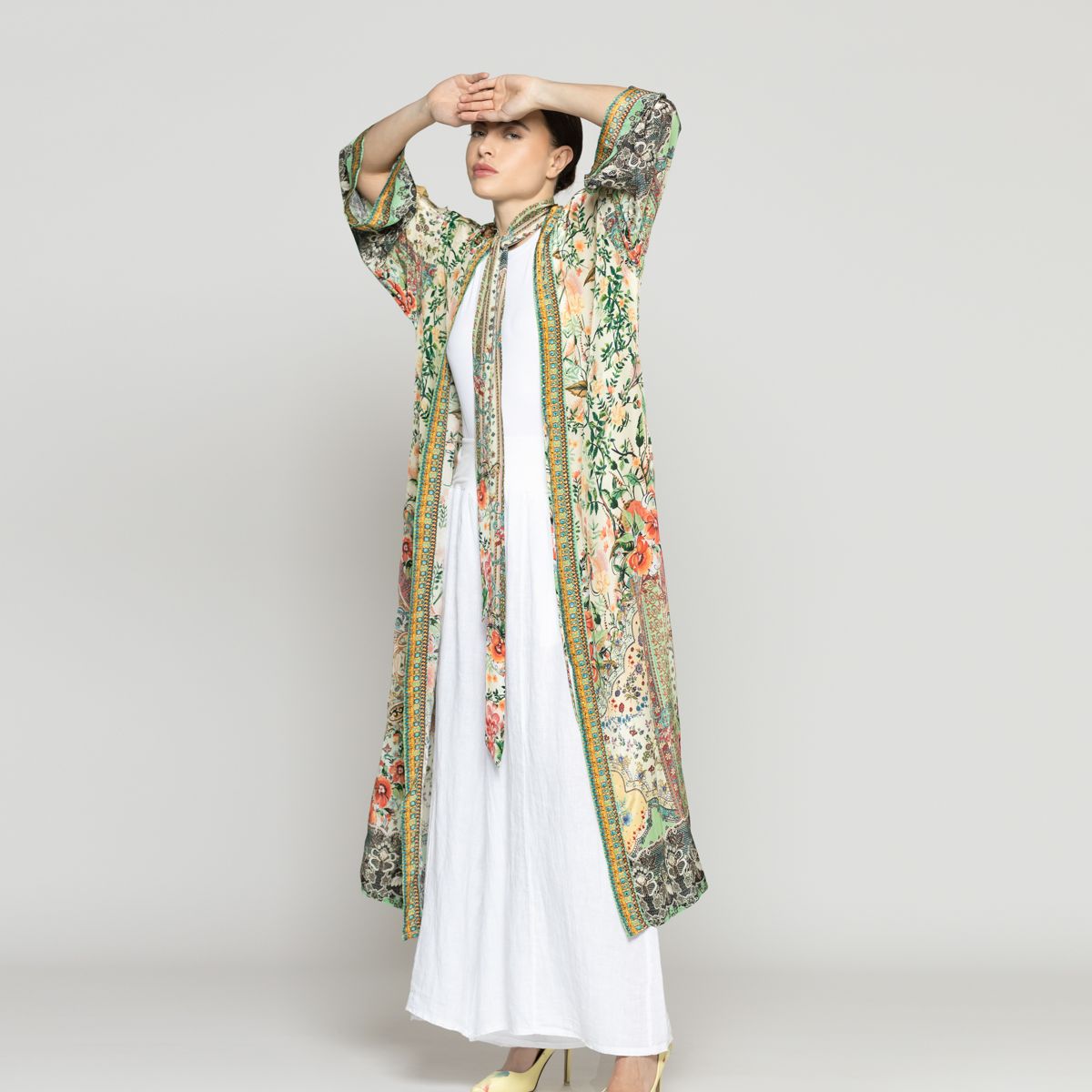 LINEATRE - Tapado Mujer Kimono Debora Estampado Floral Amarillo Vainilla Lineatre