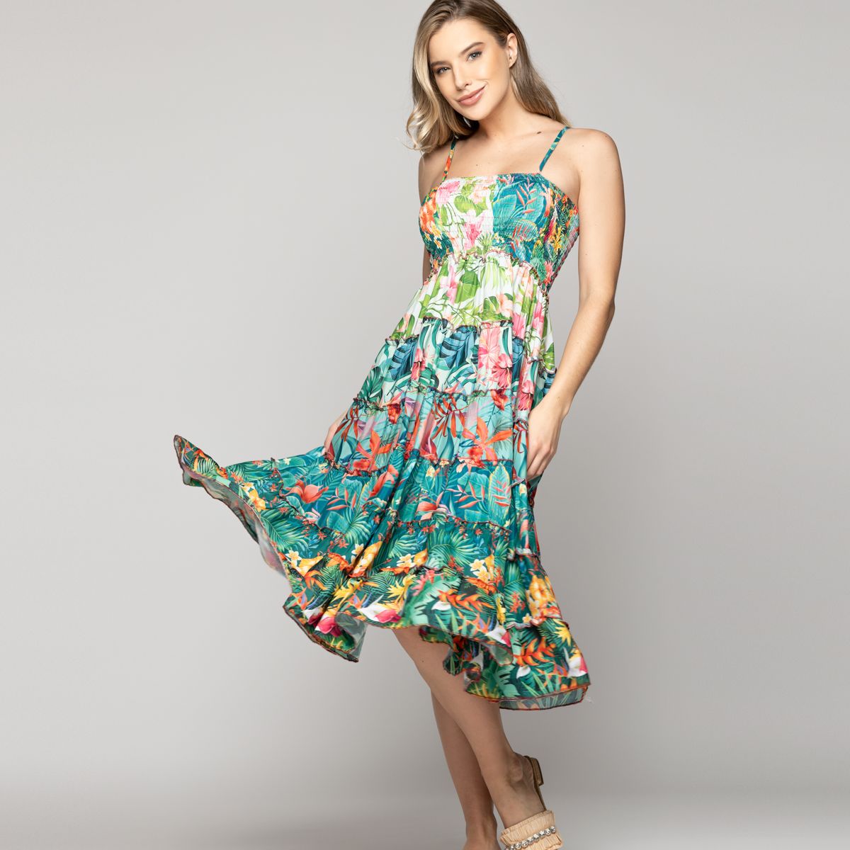 LINEATRE - Vestido Mujer Velinda Con Vuelos Y Elasticado Estampado Tropical Verde Lineatre