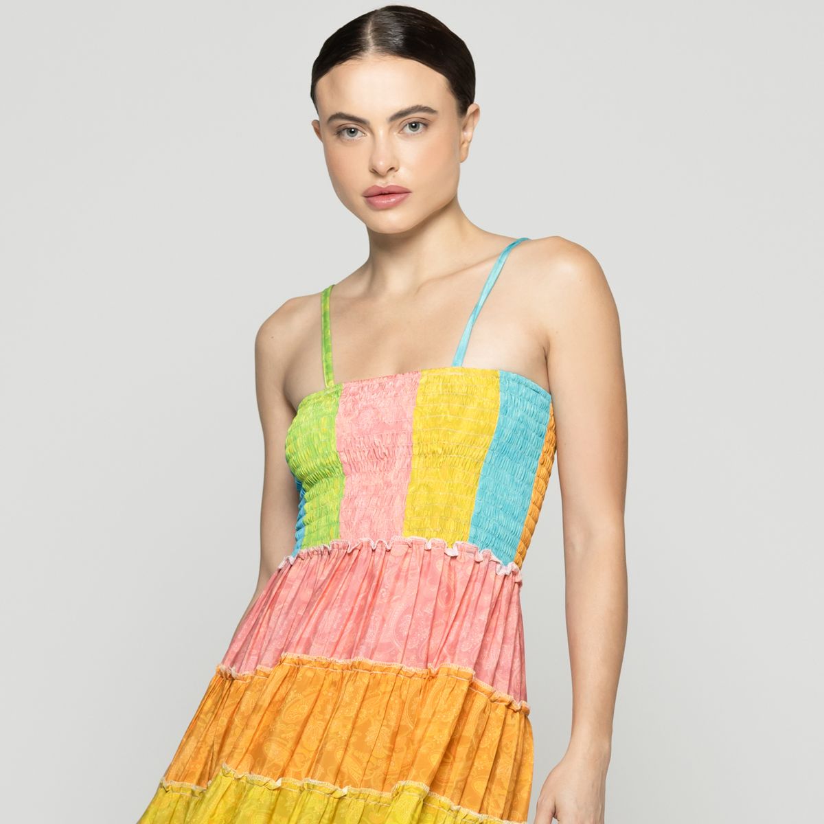 LINEATRE - Vestido Mujer Velinda Con Vuelos Y Elasticado Estampado Arcoiris Lineatre