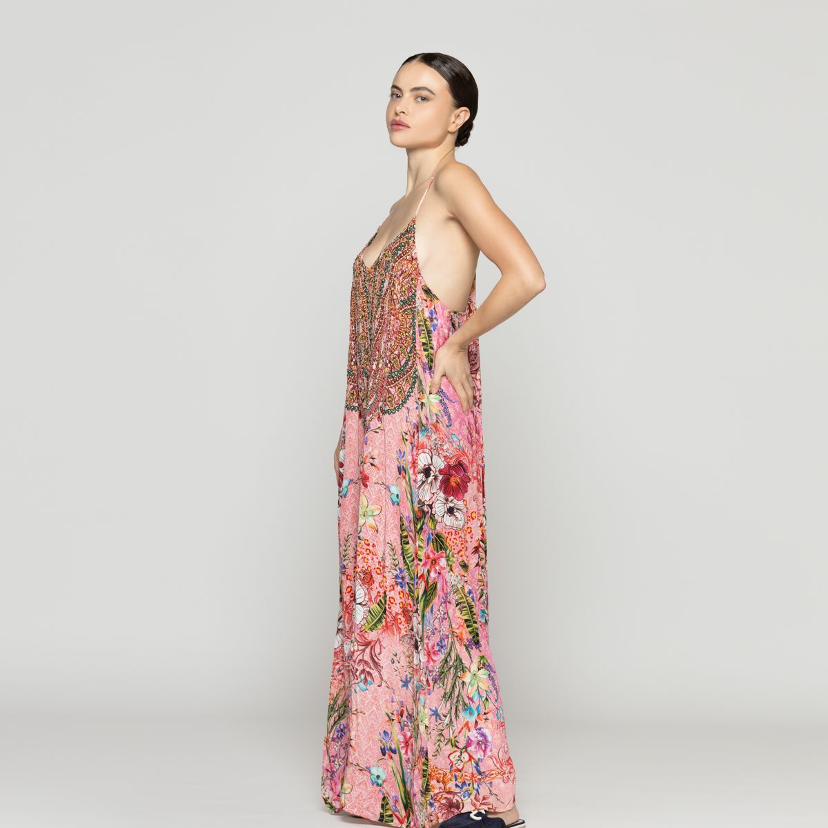 LINEATRE - Vestido Mujer Vicenta Largo Cuello V Estampado Fucsia  Lineatre