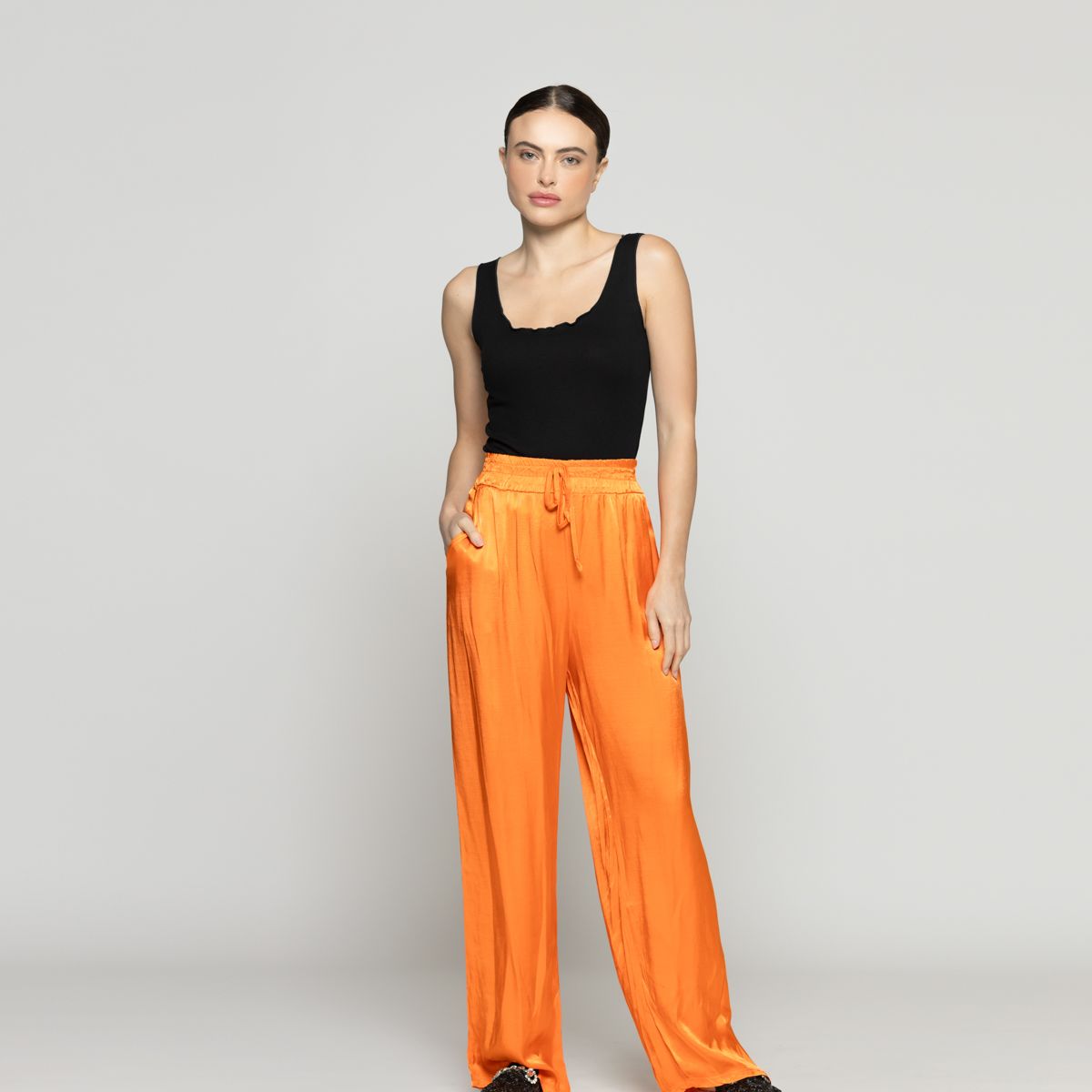LINEATRE - Pantalón Mujer Priseline Satinado Naranja Lineatre