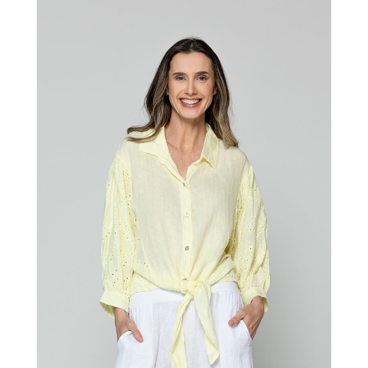 LINEATRE - Blusa Mujer Benilda Lino Con Broderie Ajustable En La Cintura Amarilla Lineatre