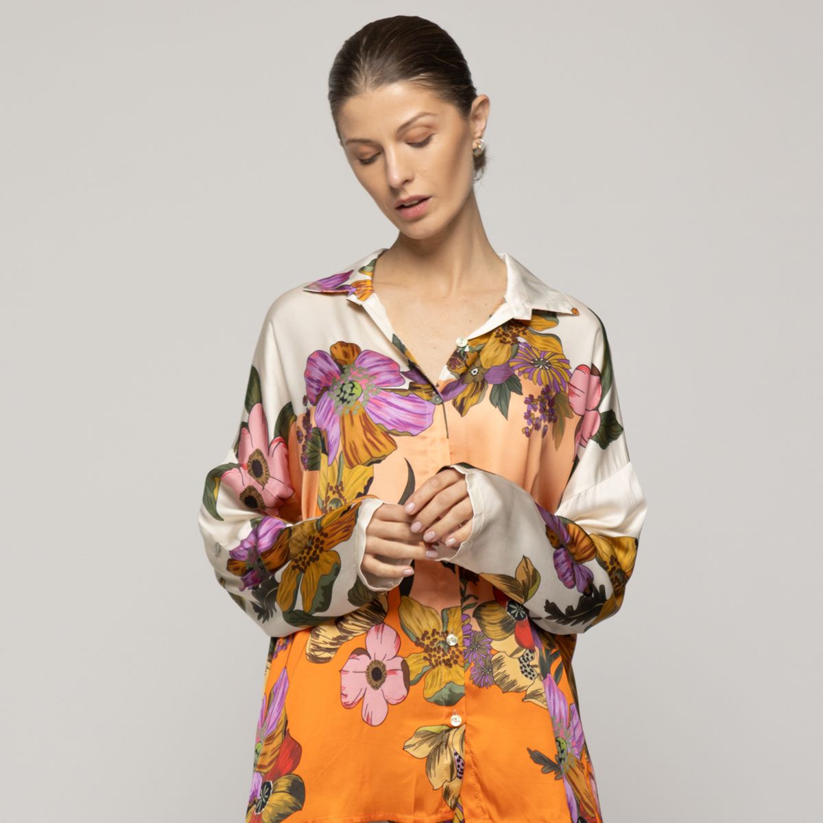 LINEATRE - Blusa Mujer Brenna Tipo Satín Estampado Naranja Lineatre