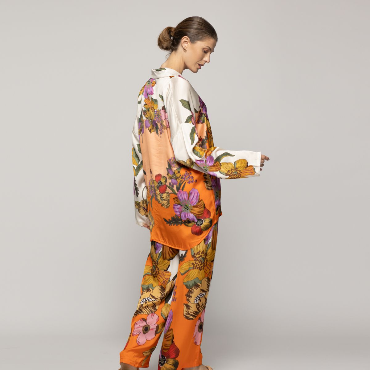 LINEATRE - Blusa Mujer Brenna Tipo Satín Estampado Naranja Lineatre