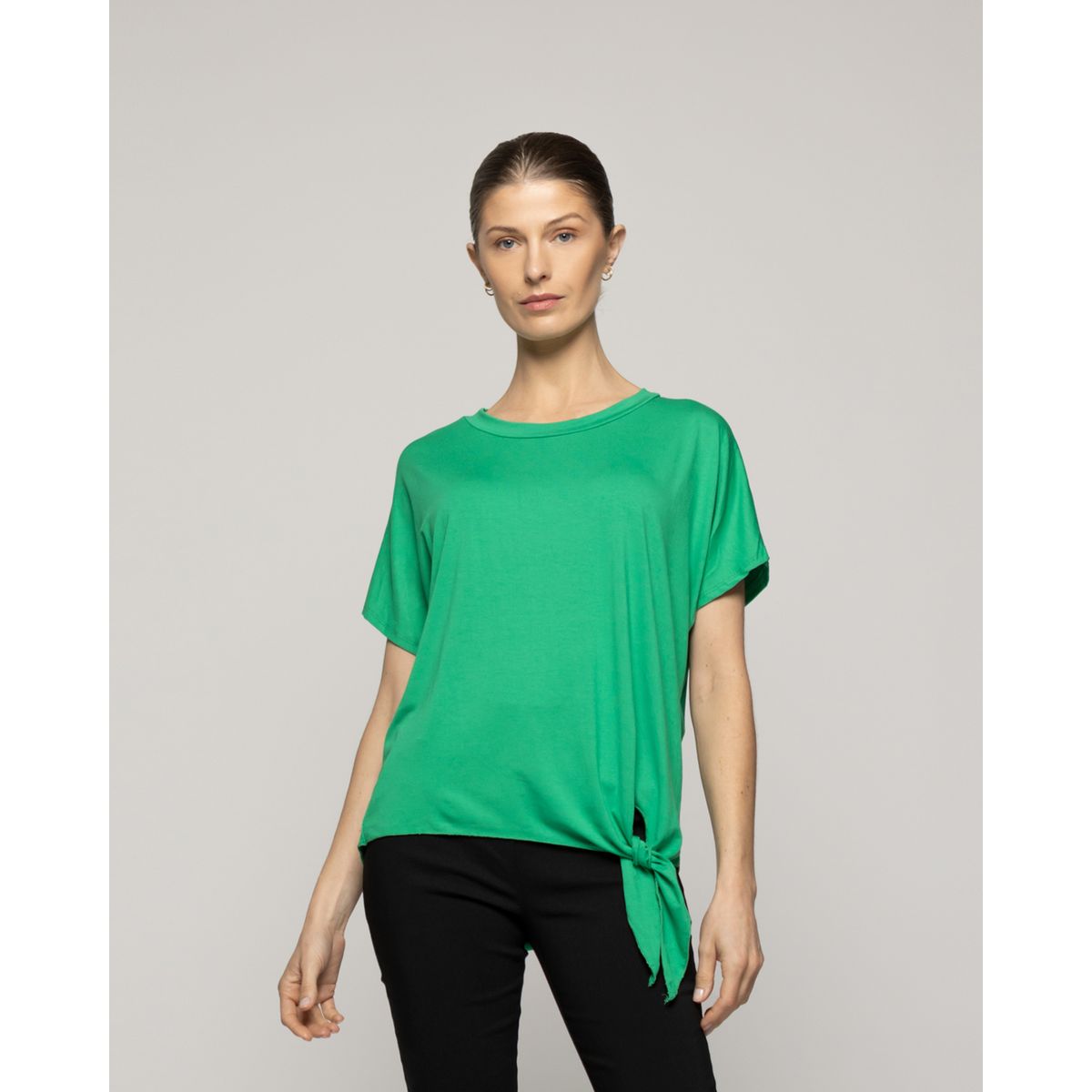 LINEATRE - Polera Mujer Orieta Básica Manga Corta Con Amarra Lateral Verde Lineatre