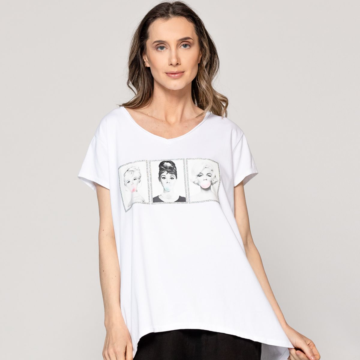 LINEATRE - Polera Mujer Odelia Estampado Íconos Retro Blanca Lineatre