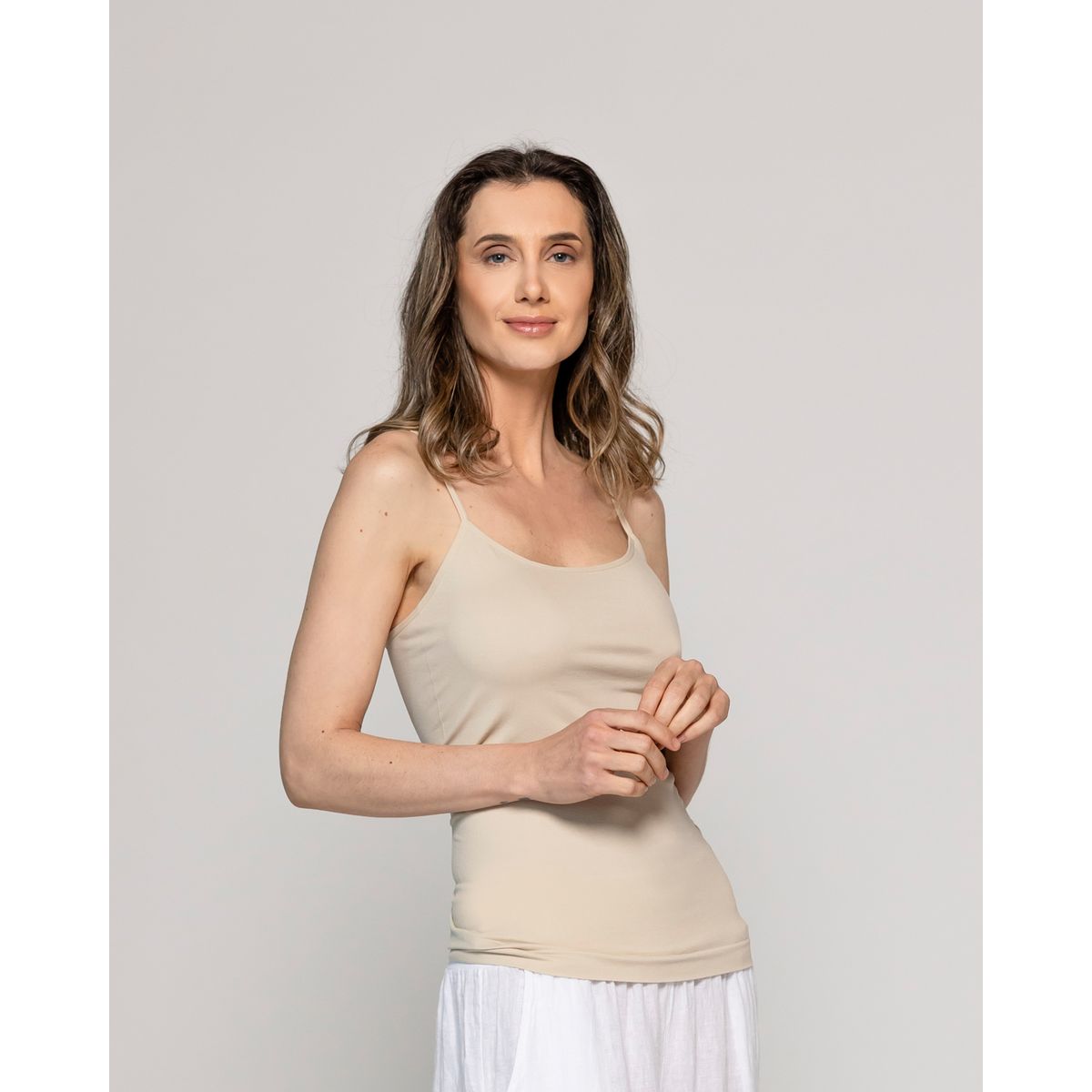 LINEATRE - Top Mujer Tati Básico Tirantes Finos Beige Lineatre