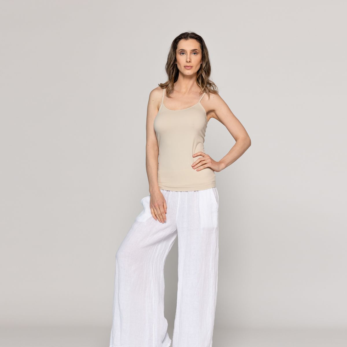 LINEATRE - Top Mujer Tati Básico Tirantes Finos Beige Lineatre