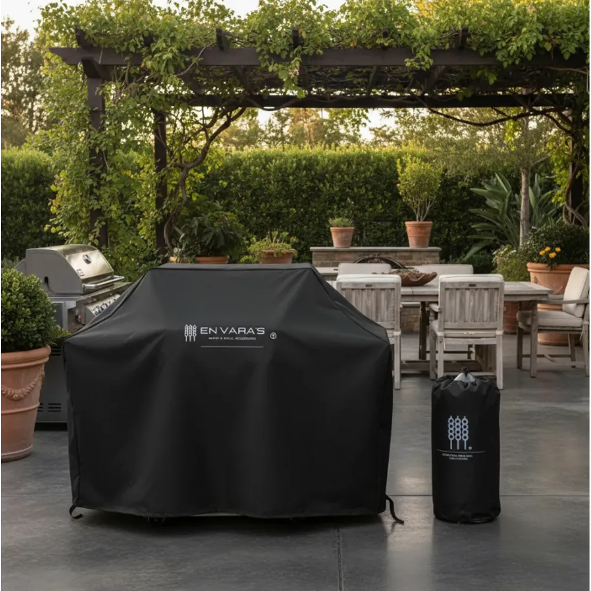 EN VARA'S MEATS & GRILL - Pack Funda Parrilla  Parrillera 2-3 Q + Funda Balón Gas 5kg En Varas