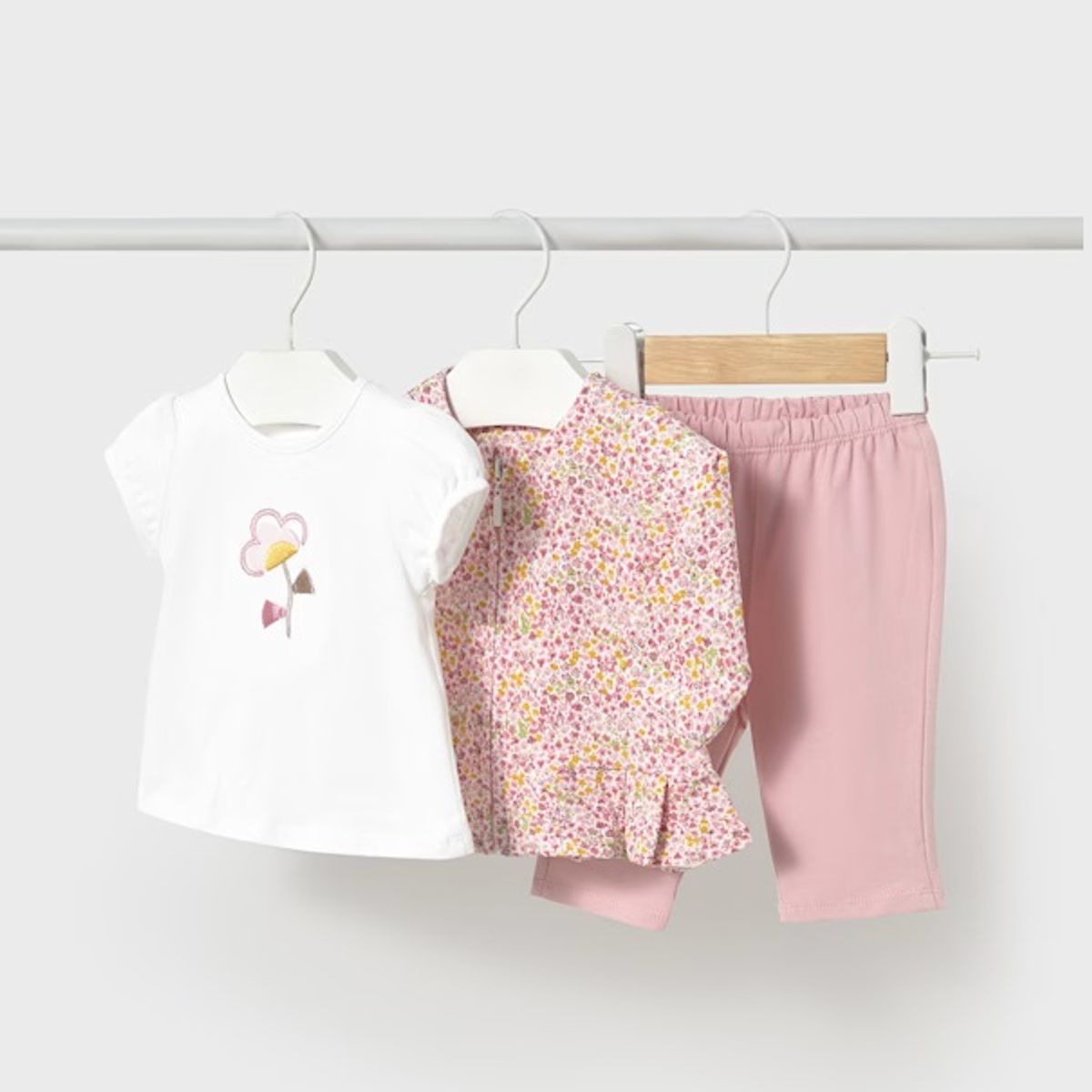 MAYORAL - Conjunto Chándal con camiseta flores recién nacida