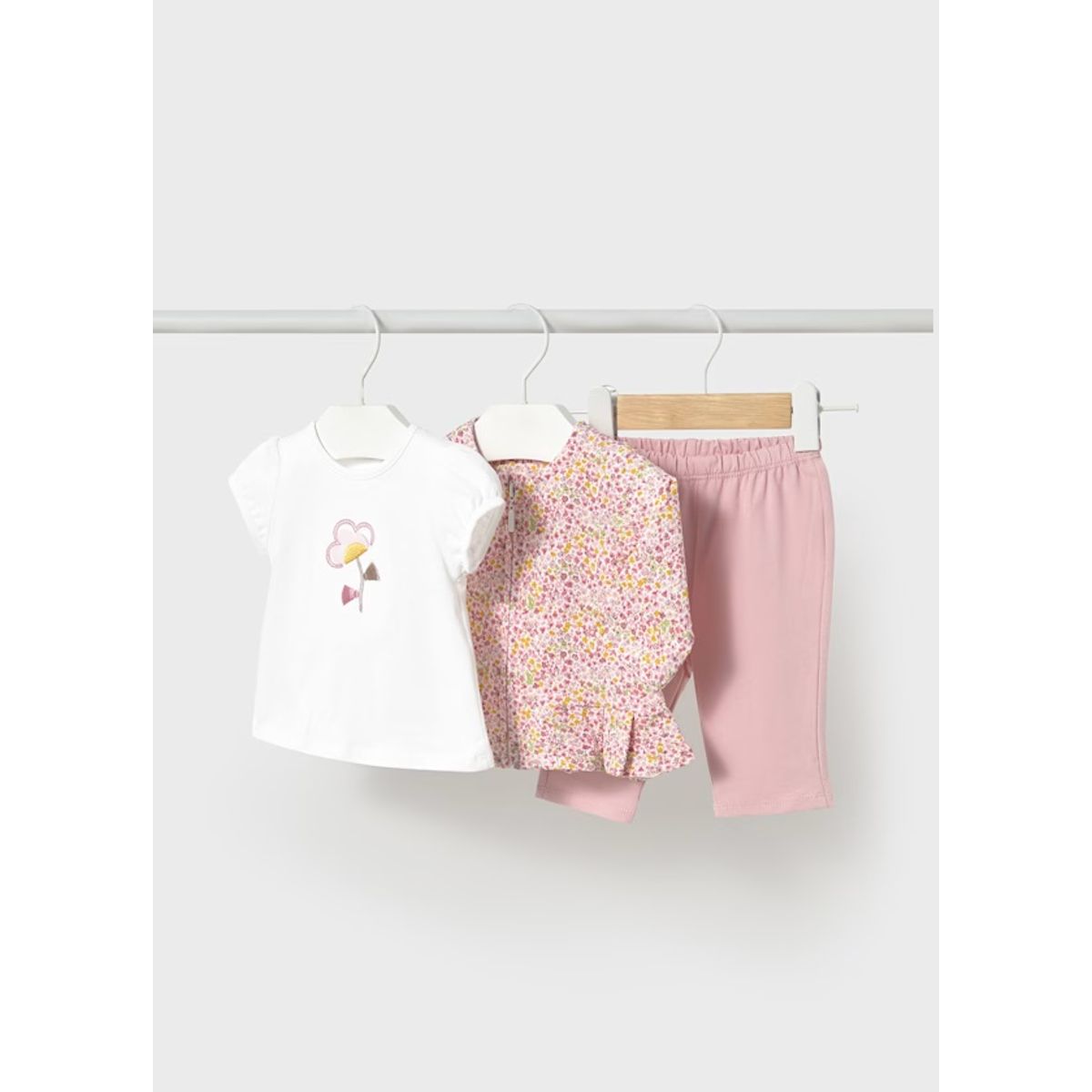 MAYORAL - Conjunto Chándal con camiseta flores recién nacida