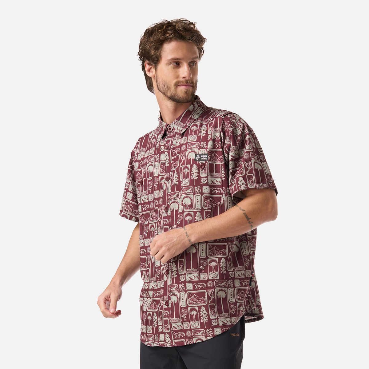HAKA HONU - Camisa Hombre Cumbre Manga Corta Print Burdeo Haka Honu