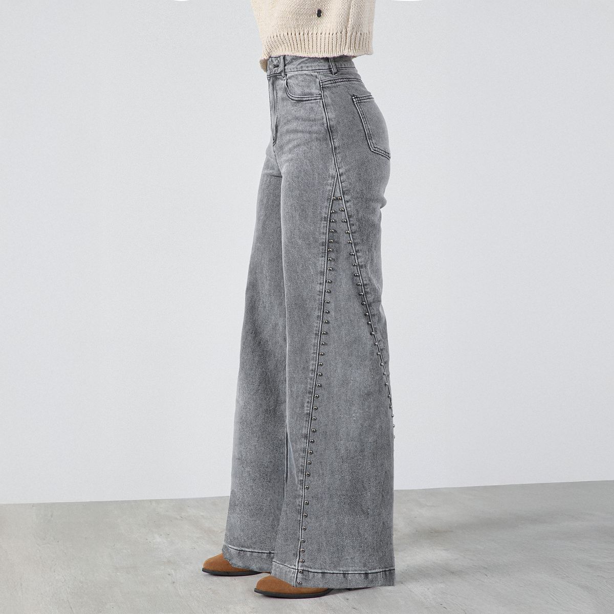 RAINDOOR - Pantalón Tachas Corte Lateral Gris Mujer Raindoor