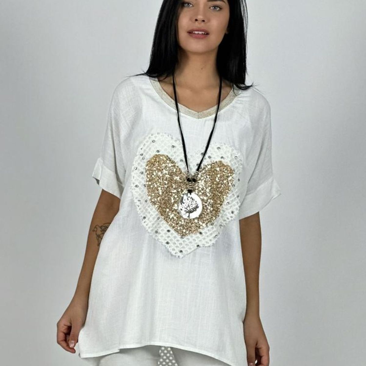 ENIGMATICA BOUTIQUE - Polera Lino Corazón Brillos y Broderi