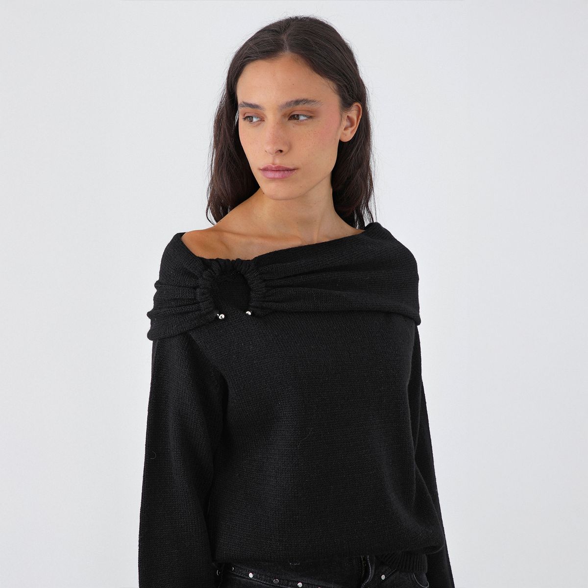 RAINDOOR - Sweater Hombro Drapeado Negro Mujer Raindoor