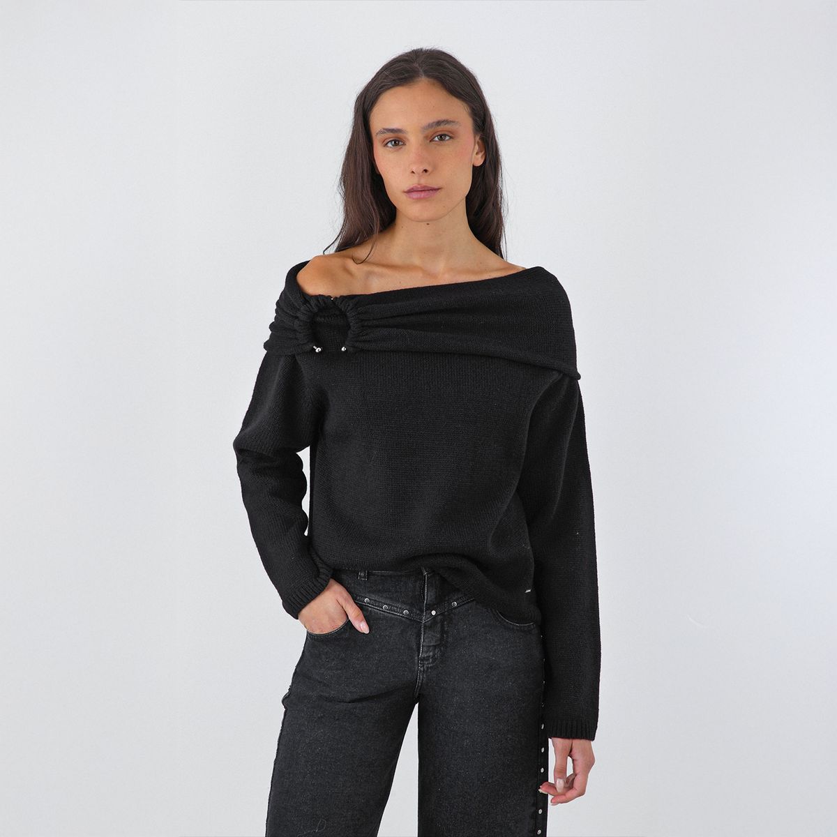 RAINDOOR - Sweater Hombro Drapeado Negro Mujer Raindoor