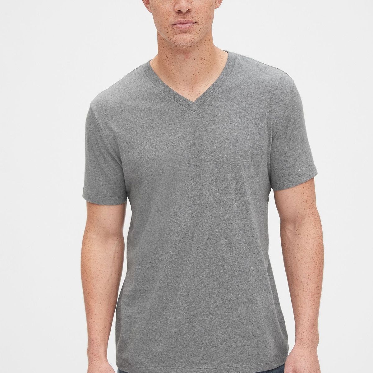 GAP - Polera Hombre GAP Clásica Cuello V Manga Corta Gris